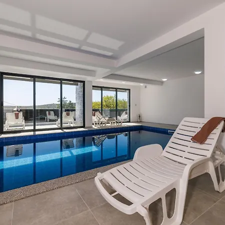 Hermosa Villa *