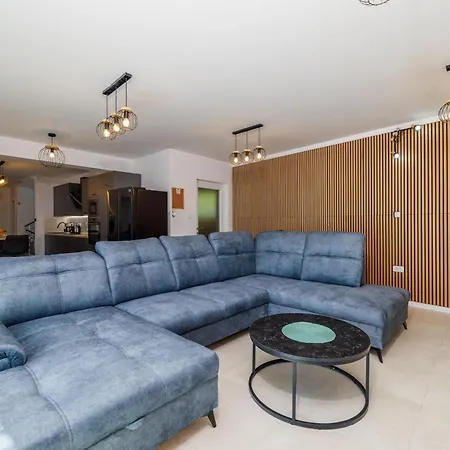 Hermosa Villa